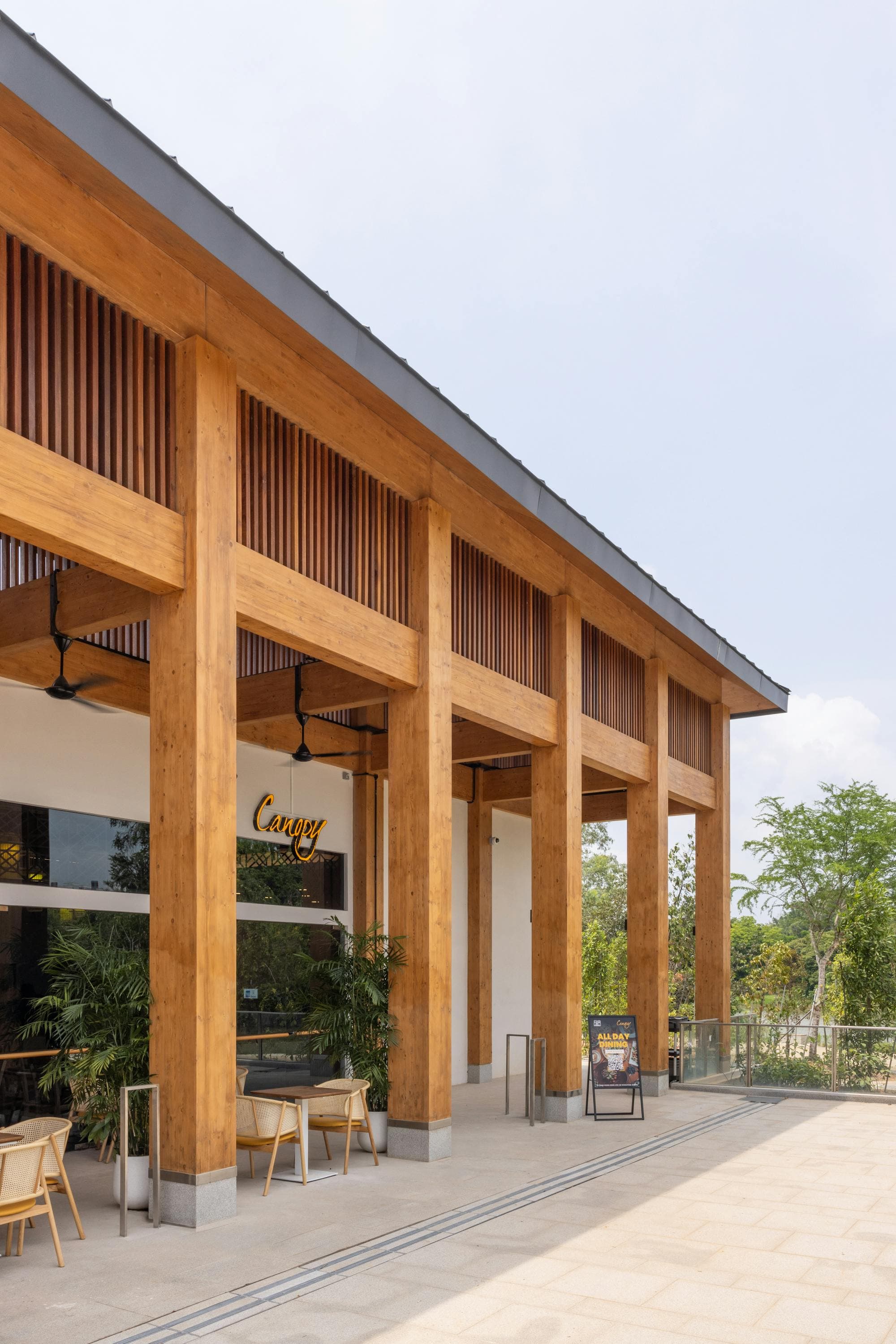 Timber columns running the length of the pavilion at Canopy Jurong Lake Gardens